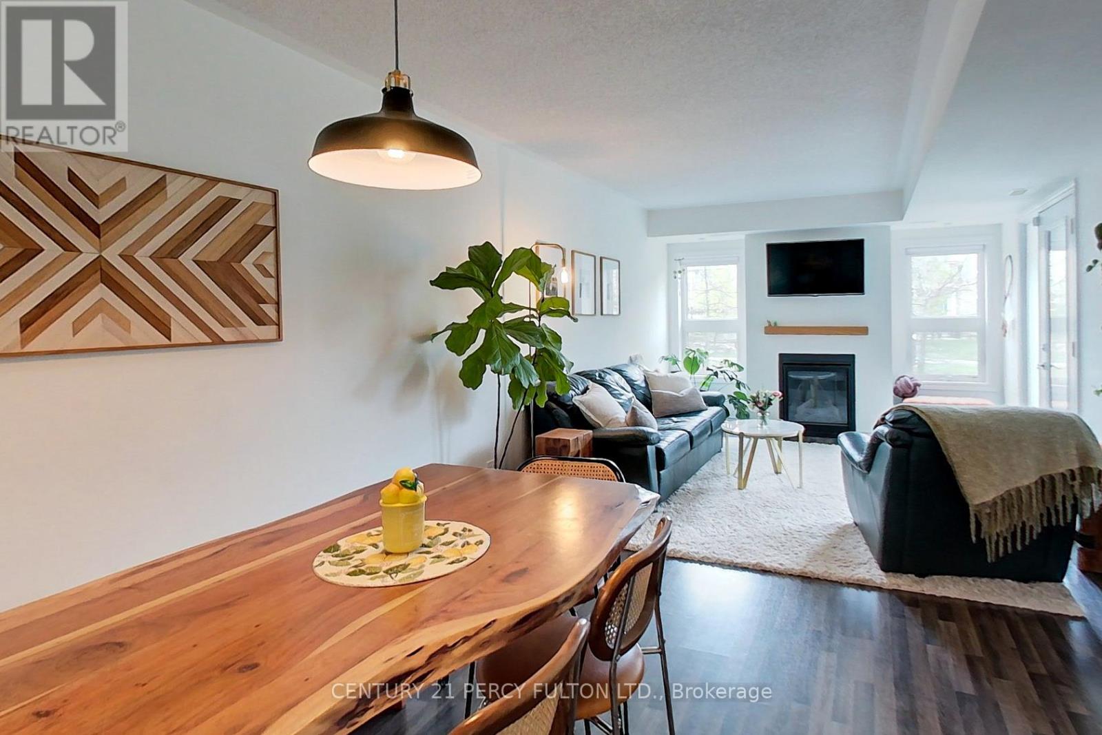#107 2 COVE COURT - 22