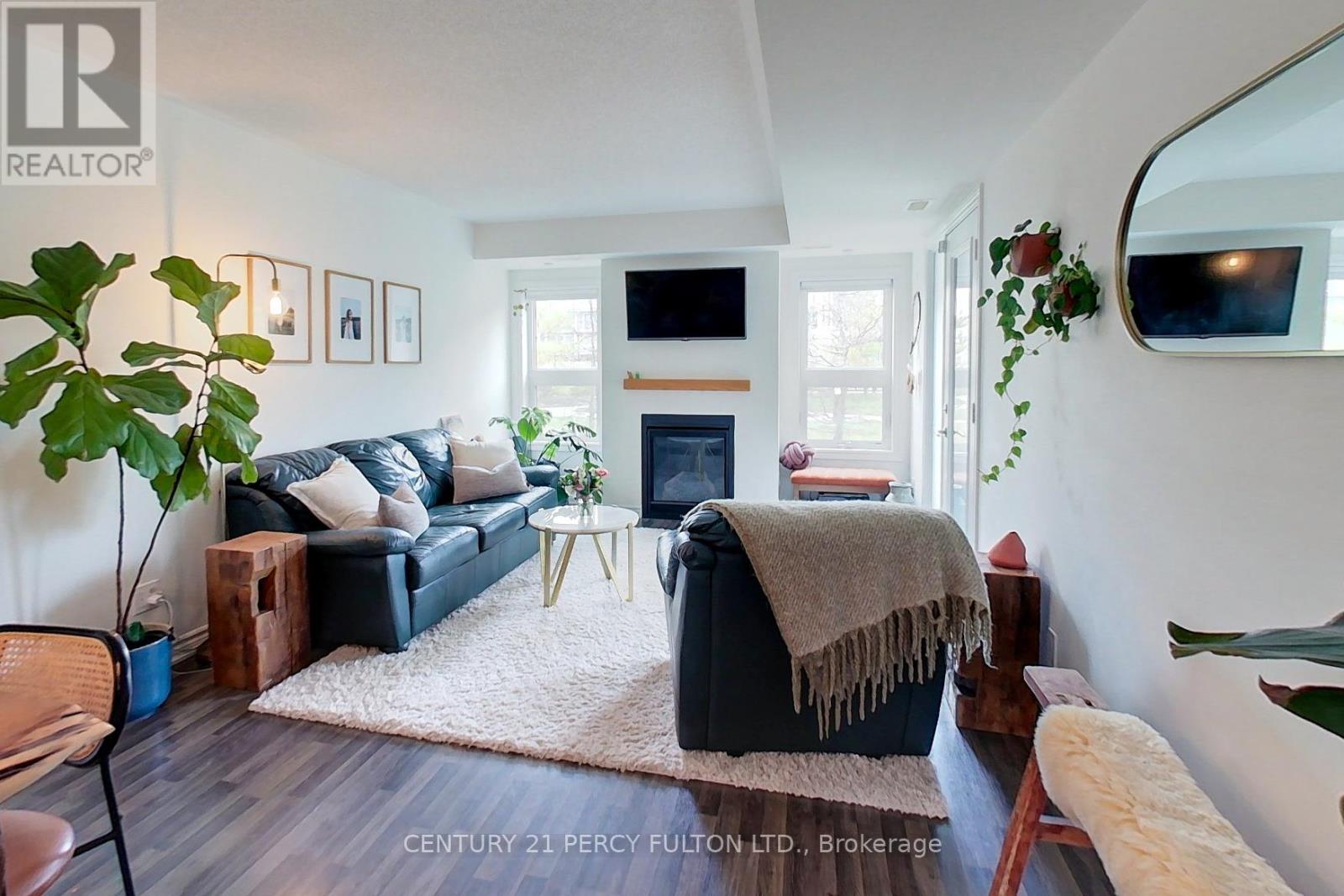 #107 2 COVE COURT - 23