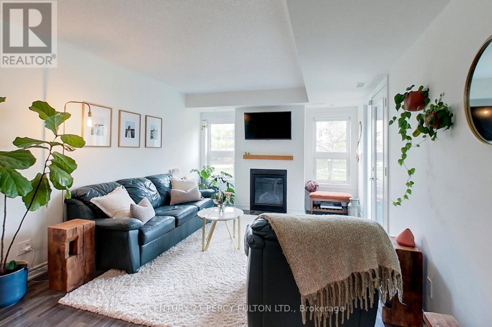 #107 2 COVE COURT - 24
