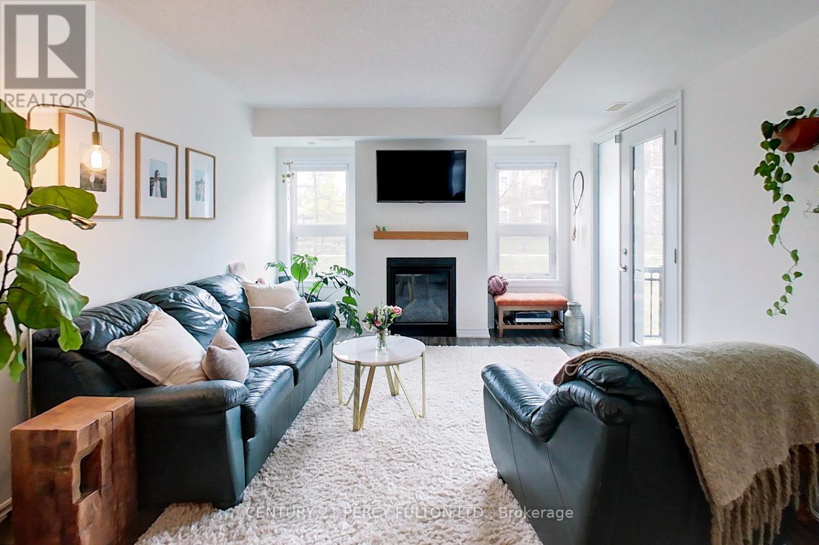 #107 2 COVE COURT - 25