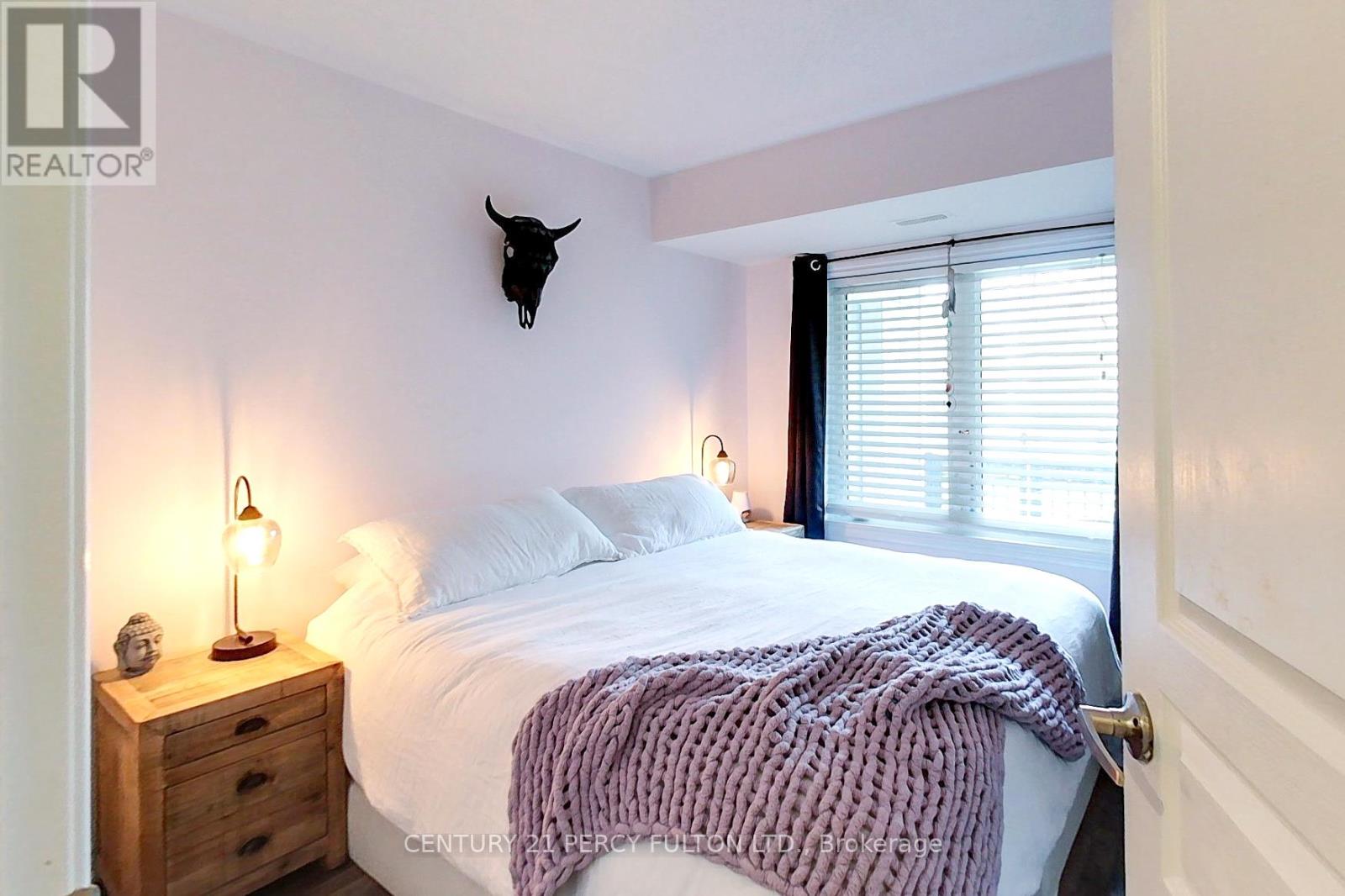 #107 2 COVE COURT - 28