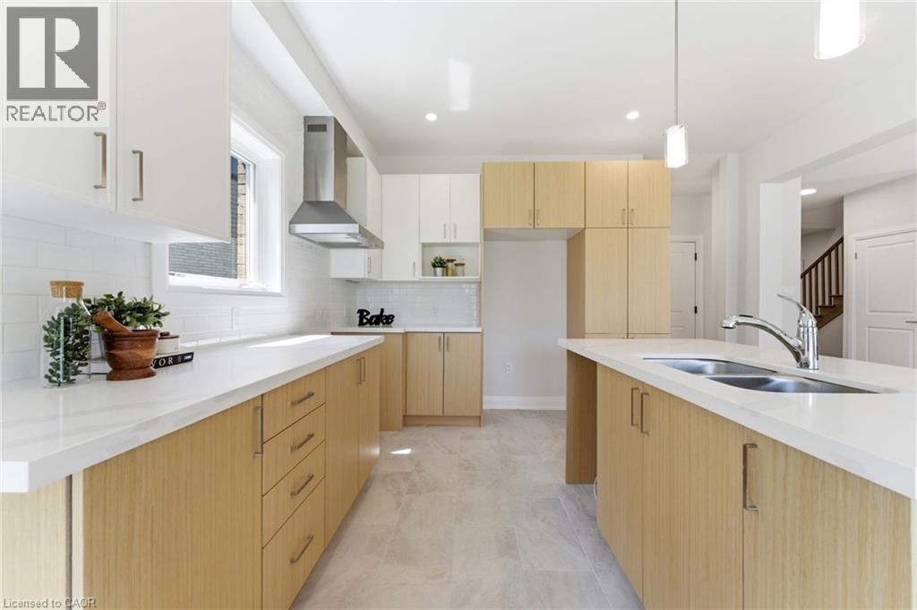 23 WOODVALLEY Court — photo 9