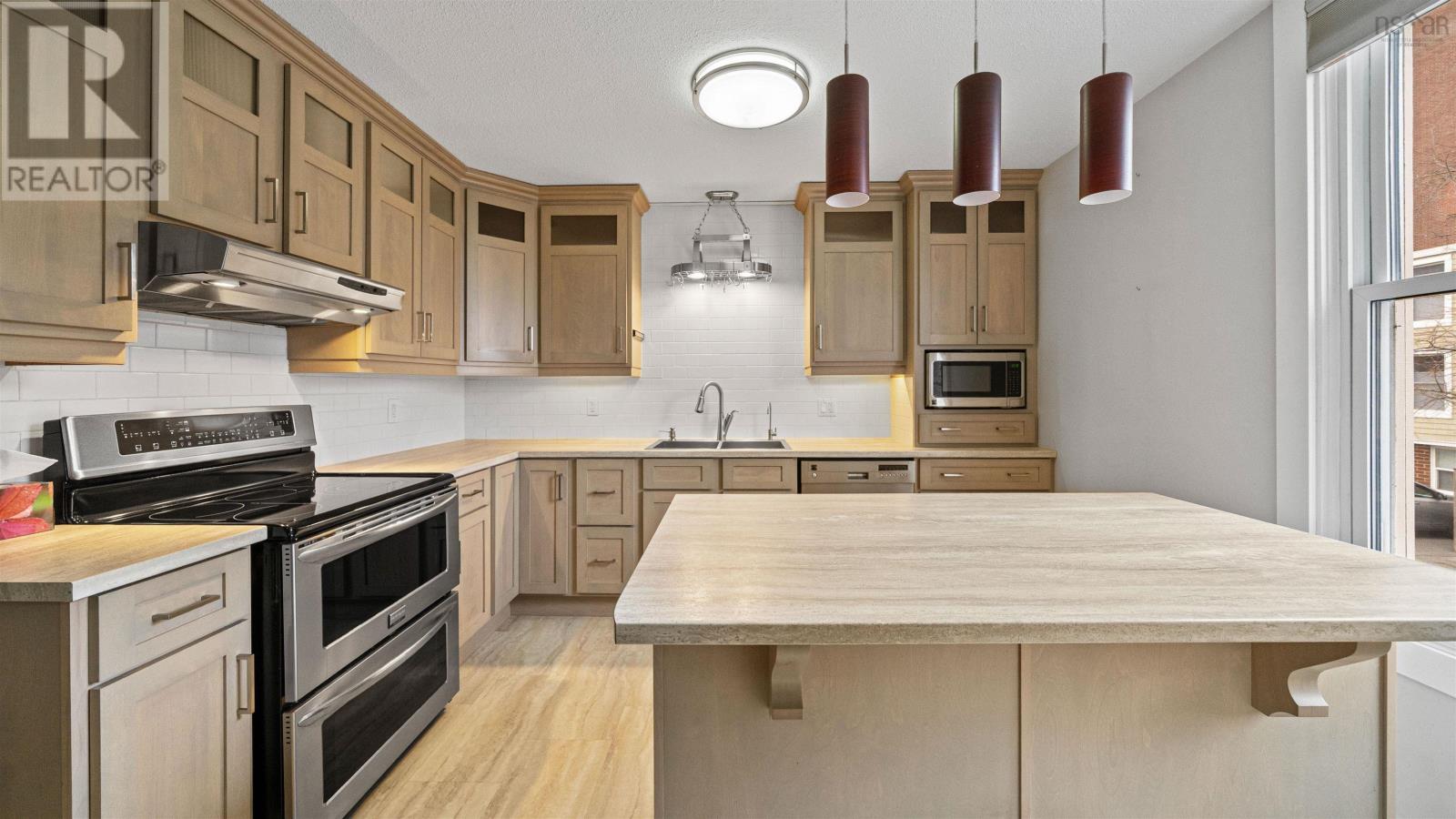 Property 21 of 50 of 5540 Stoneham