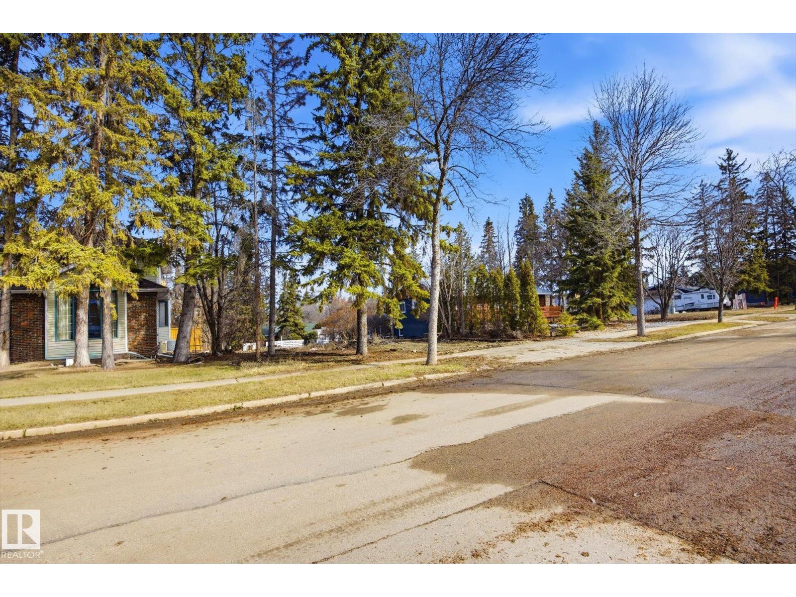 17 BELMONT DR, St. Albert