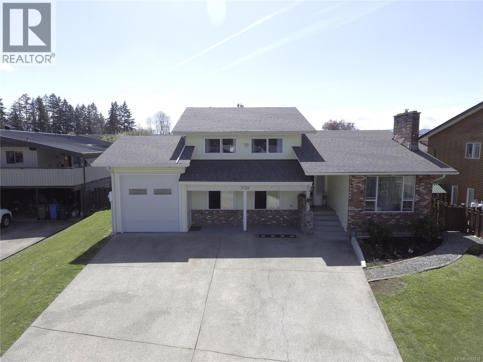 3724 Bishop Cres - 1