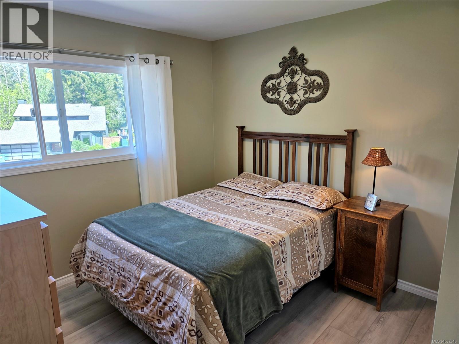 3724 Bishop Cres - 17