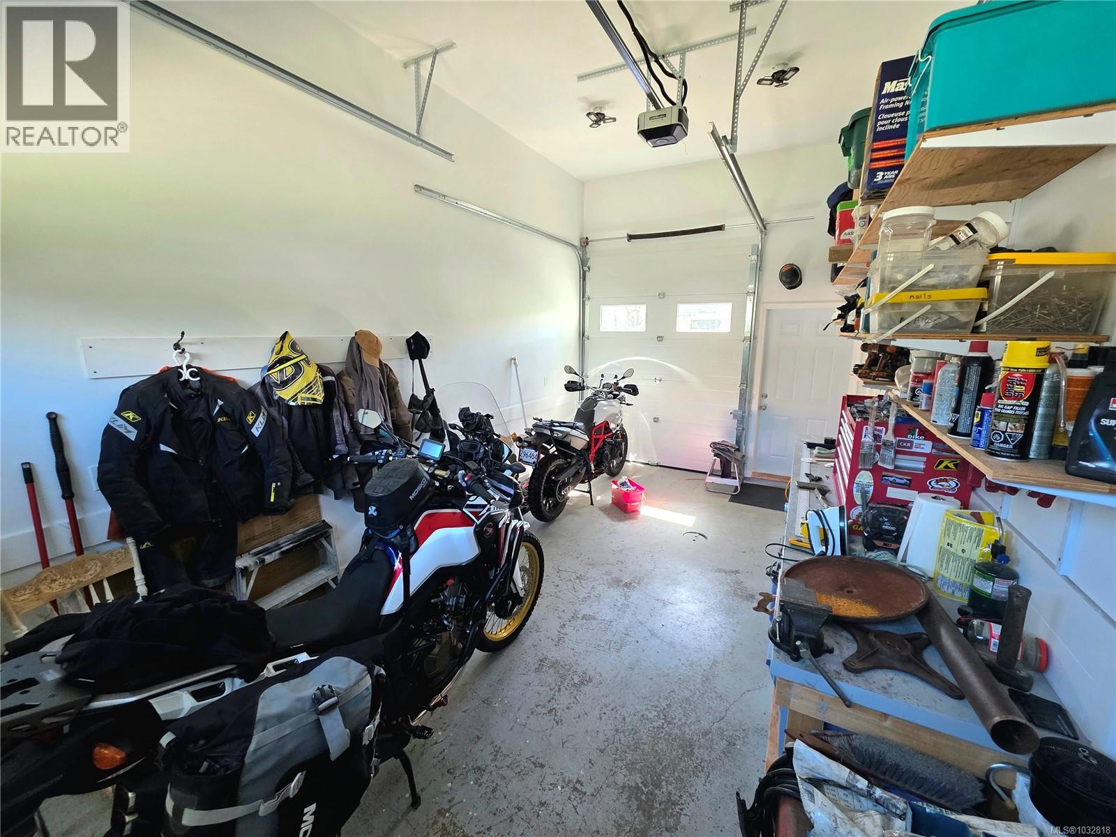 3724 Bishop Cres - 22