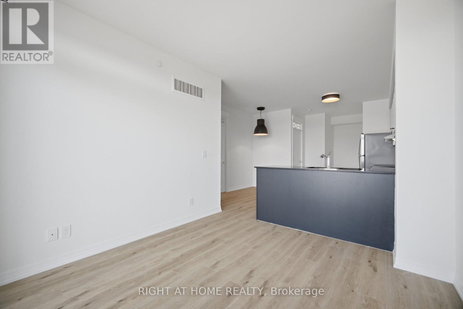 #703 3563 LAKE SHORE BOULEVARD W - 17