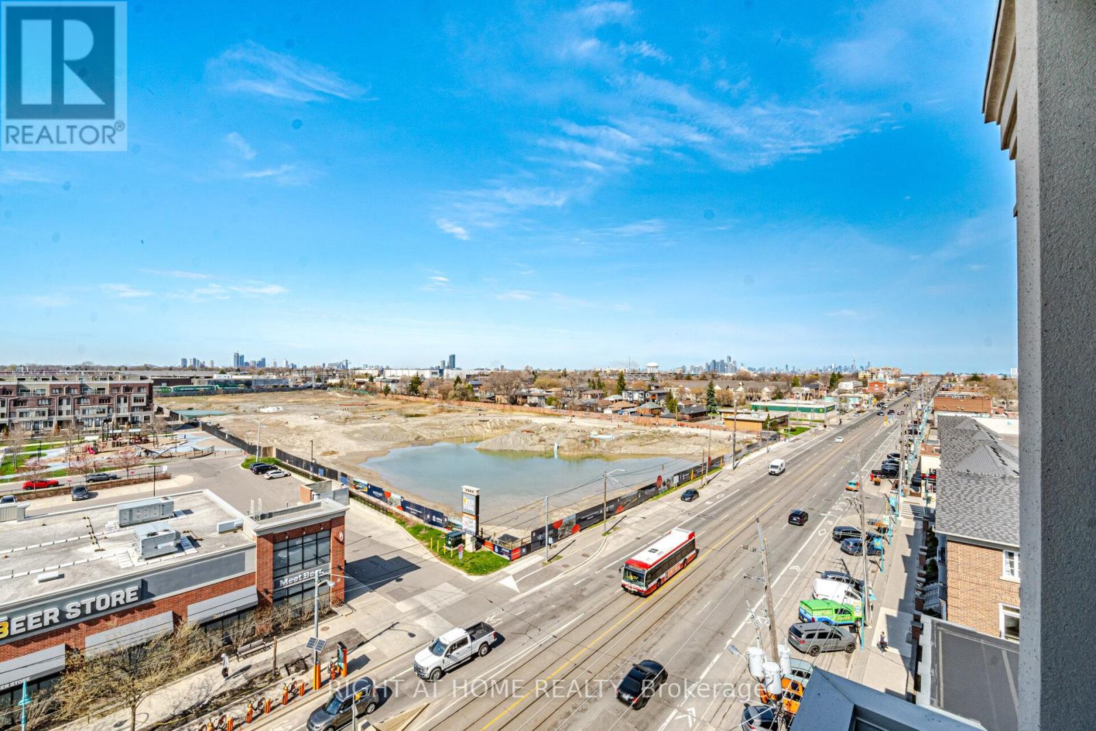 #703 3563 LAKE SHORE BOULEVARD W - 30