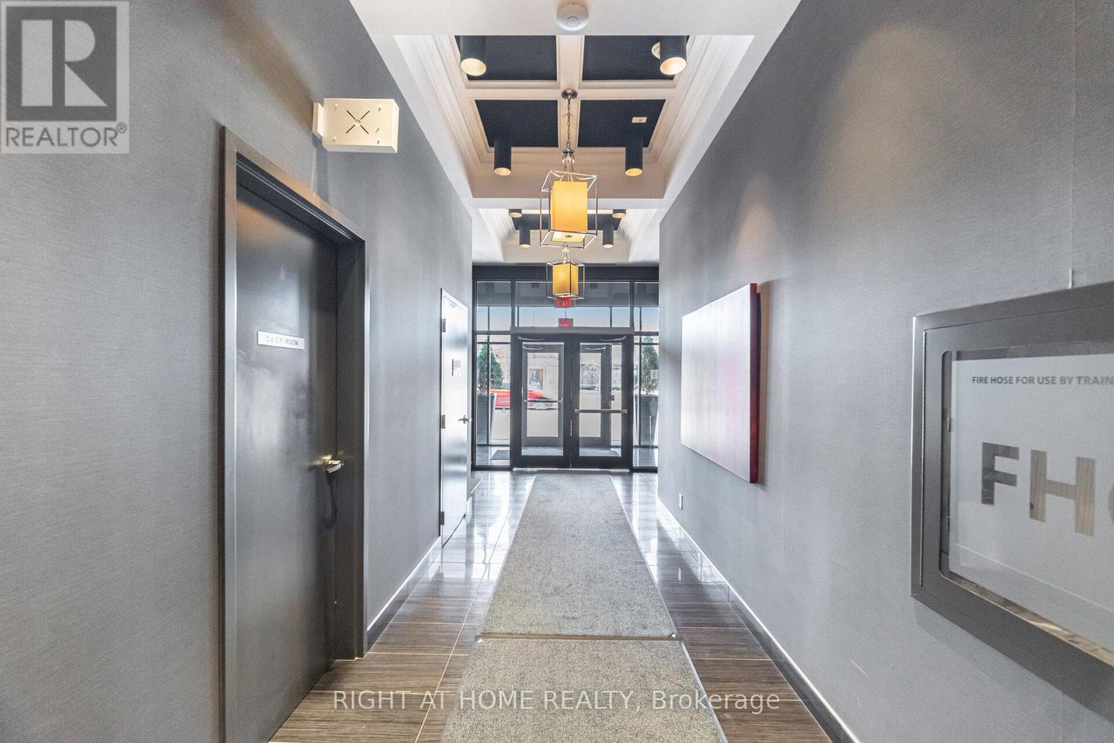 #703 3563 LAKE SHORE BOULEVARD W - 37