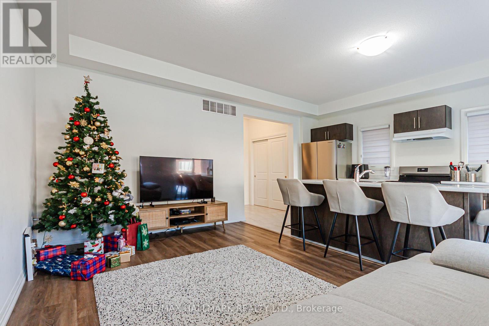 89 ACACIA ROAD - 12