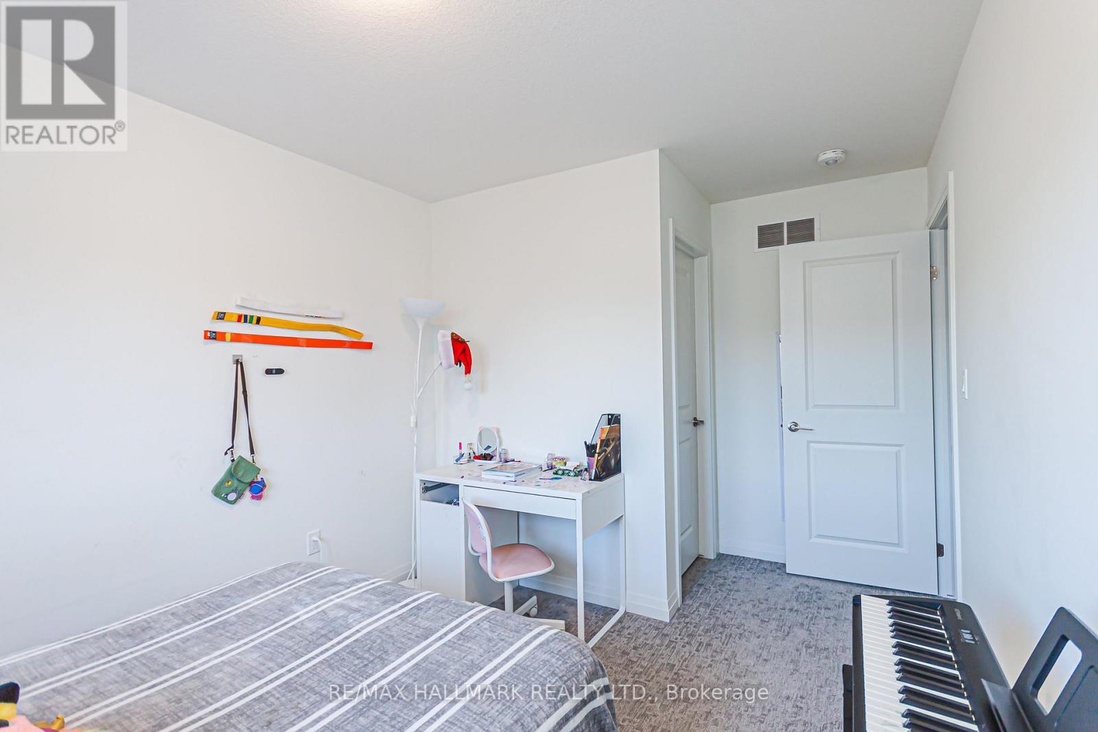 89 ACACIA ROAD - 28