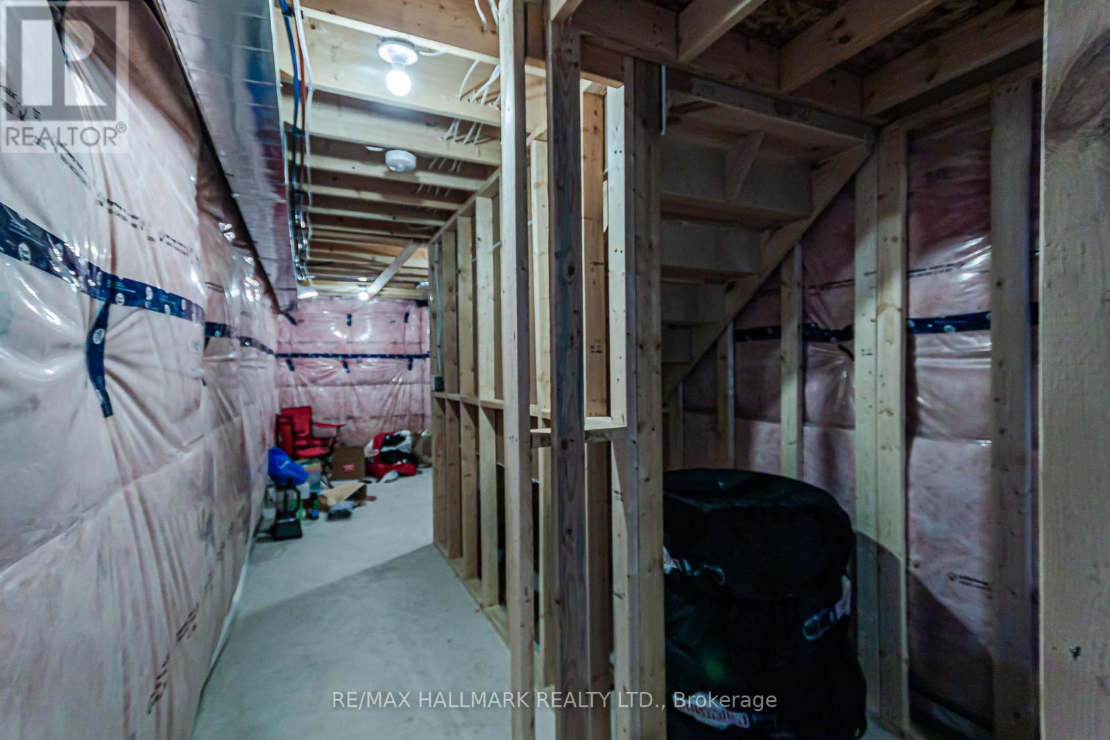 89 ACACIA ROAD - 35