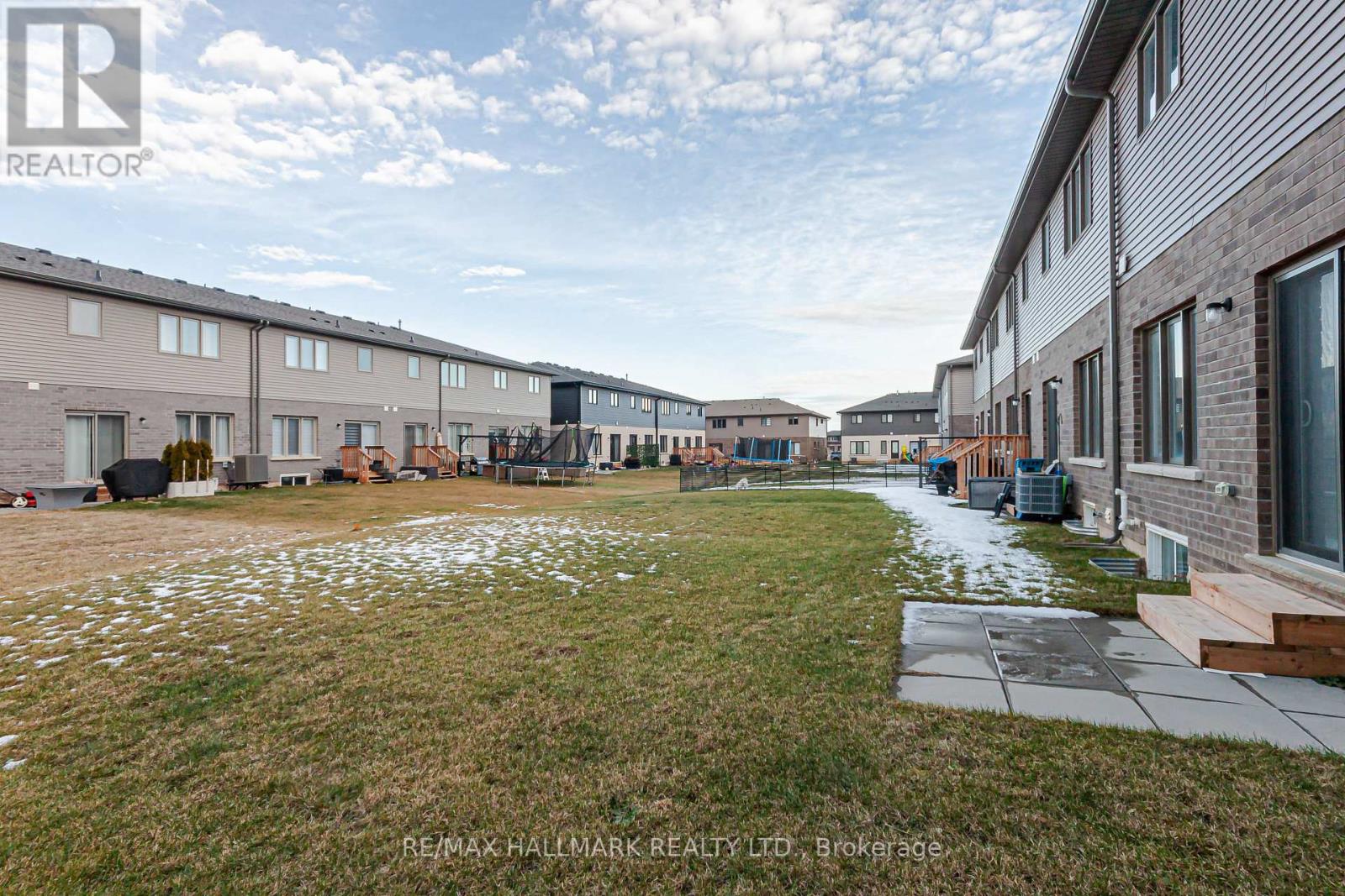 89 ACACIA ROAD - 40