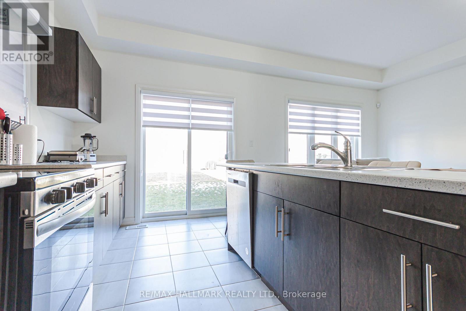 89 ACACIA ROAD - 7