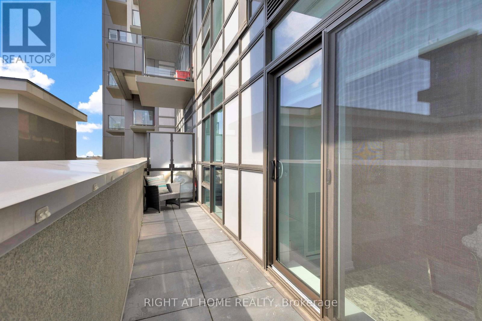 #519 470 DUNDAS STREET E - 11