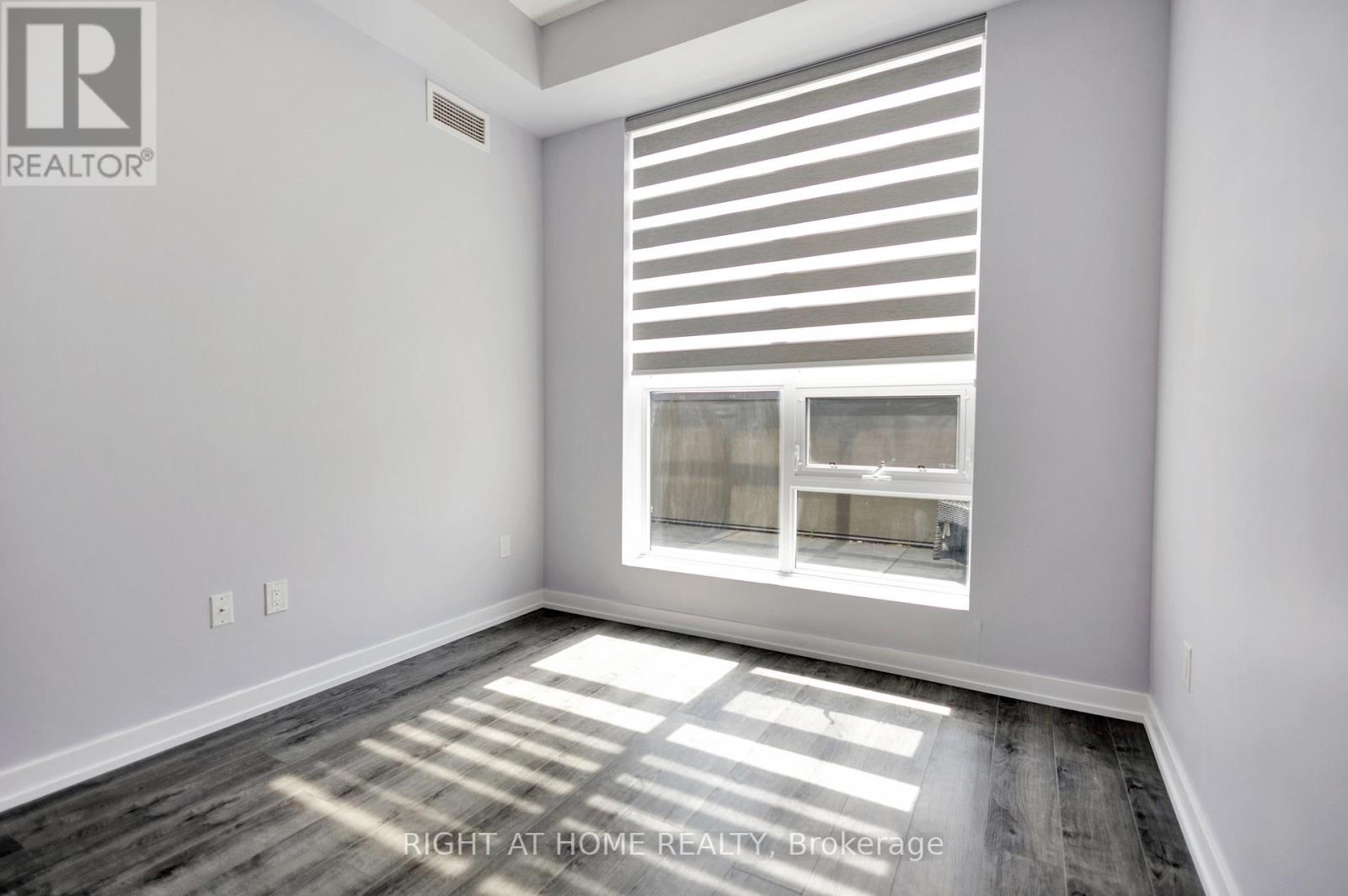 #519 470 DUNDAS STREET E - 17