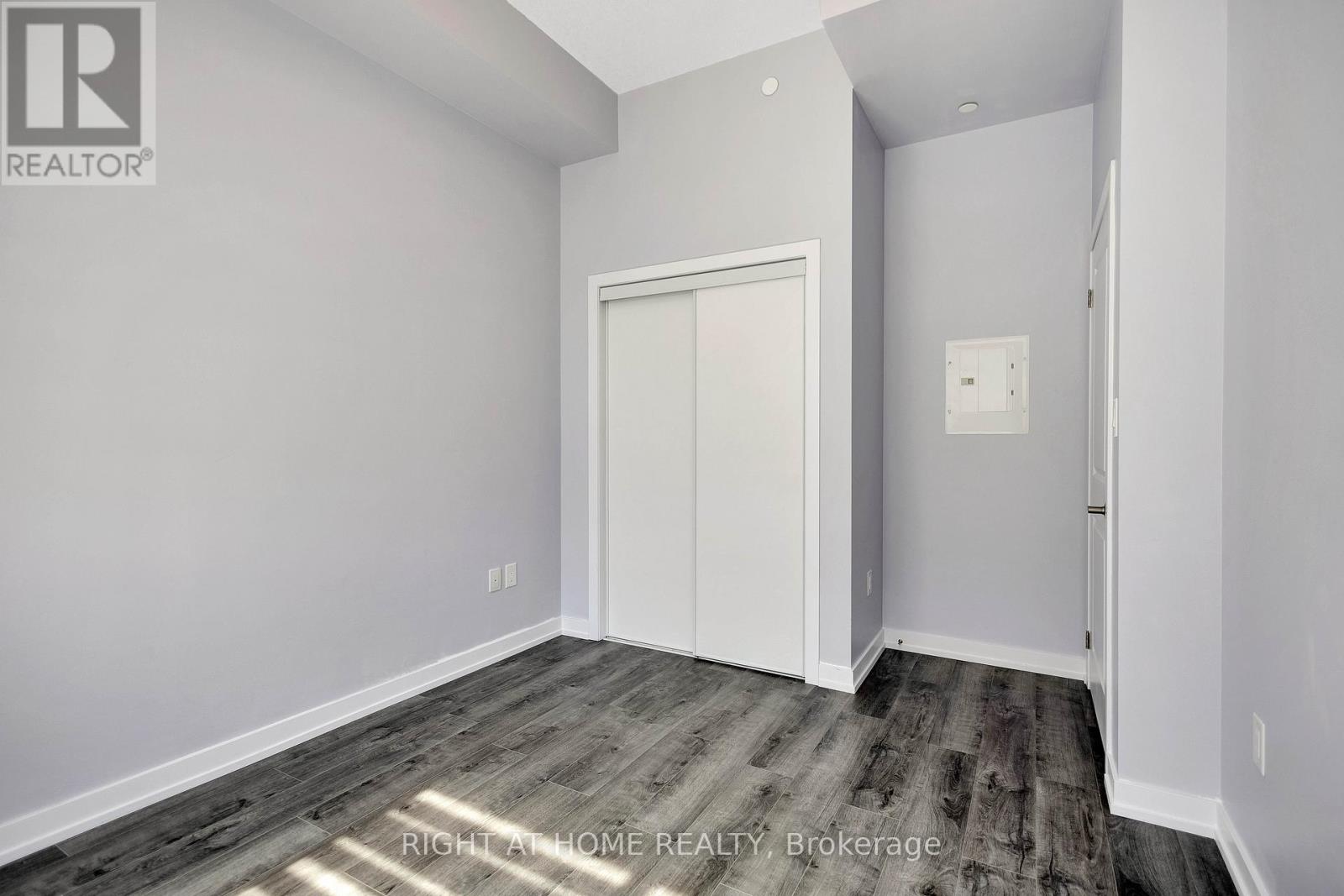 #519 470 DUNDAS STREET E - 18