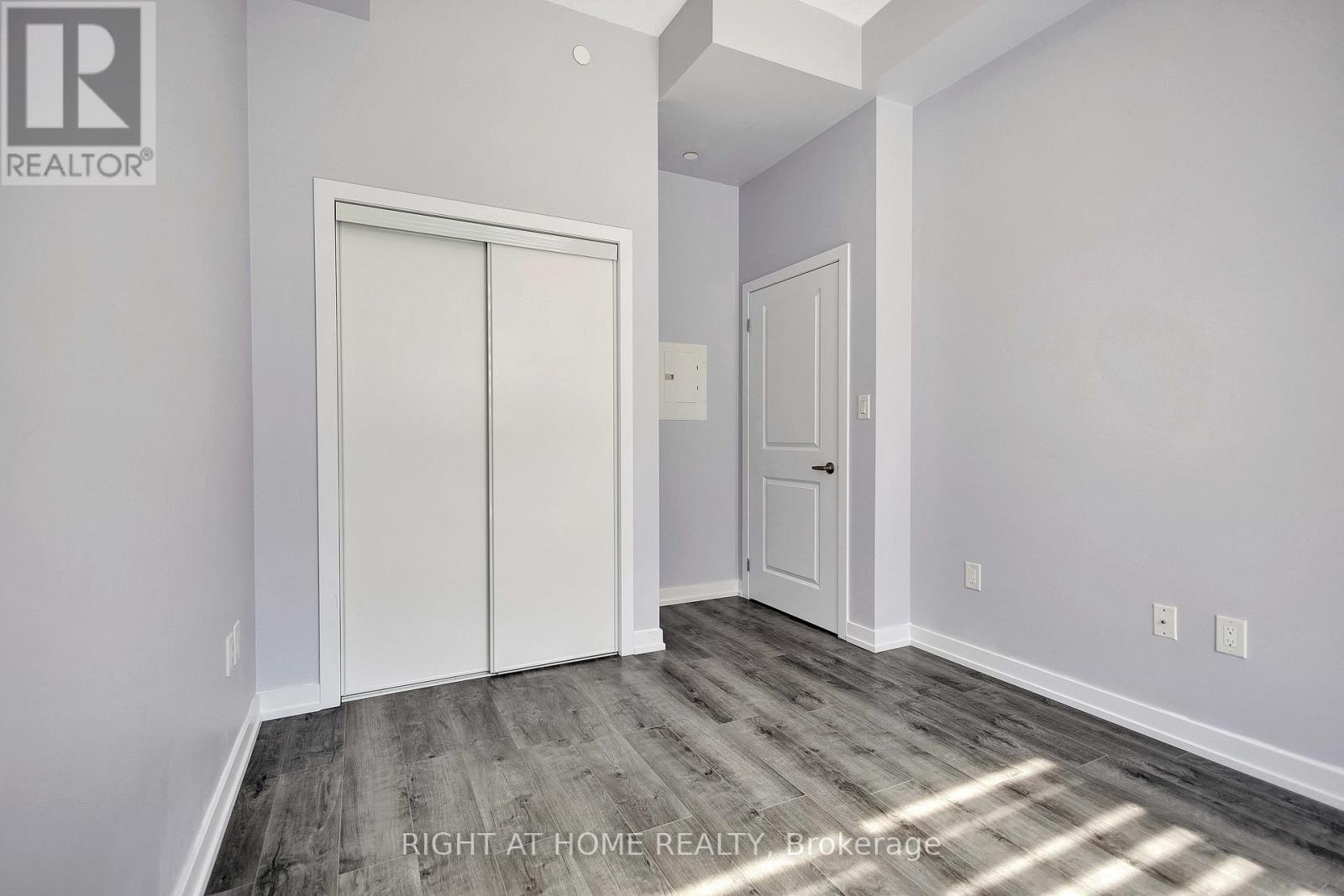 #519 470 DUNDAS STREET E - 19