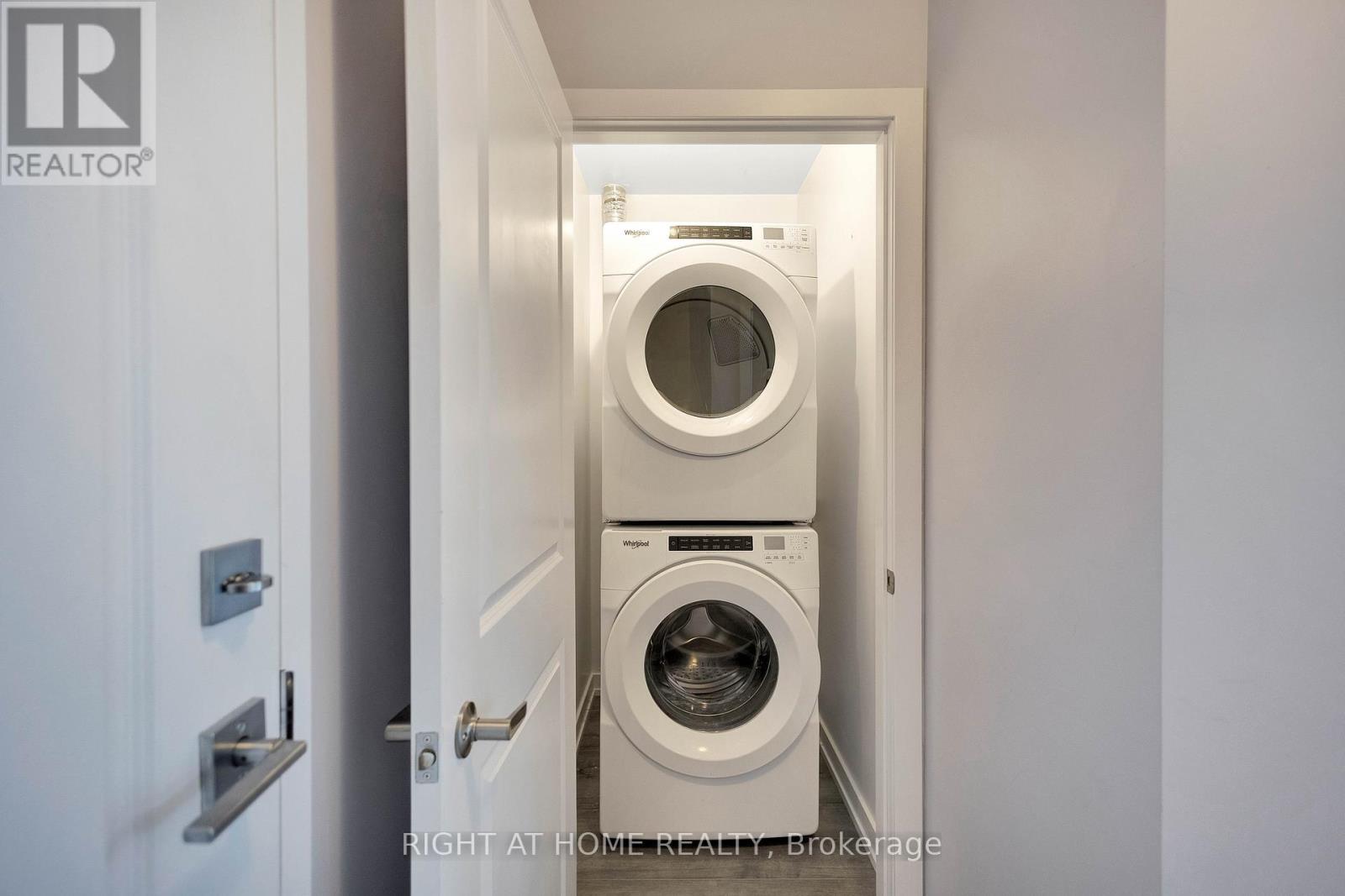 #519 470 DUNDAS STREET E - 21