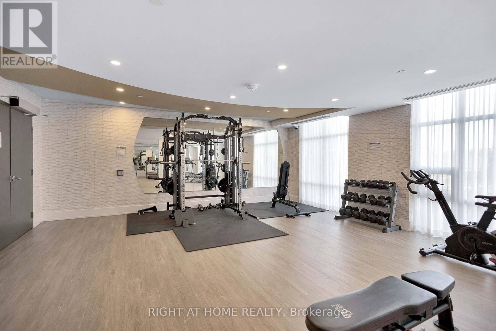 #519 470 DUNDAS STREET E - 30