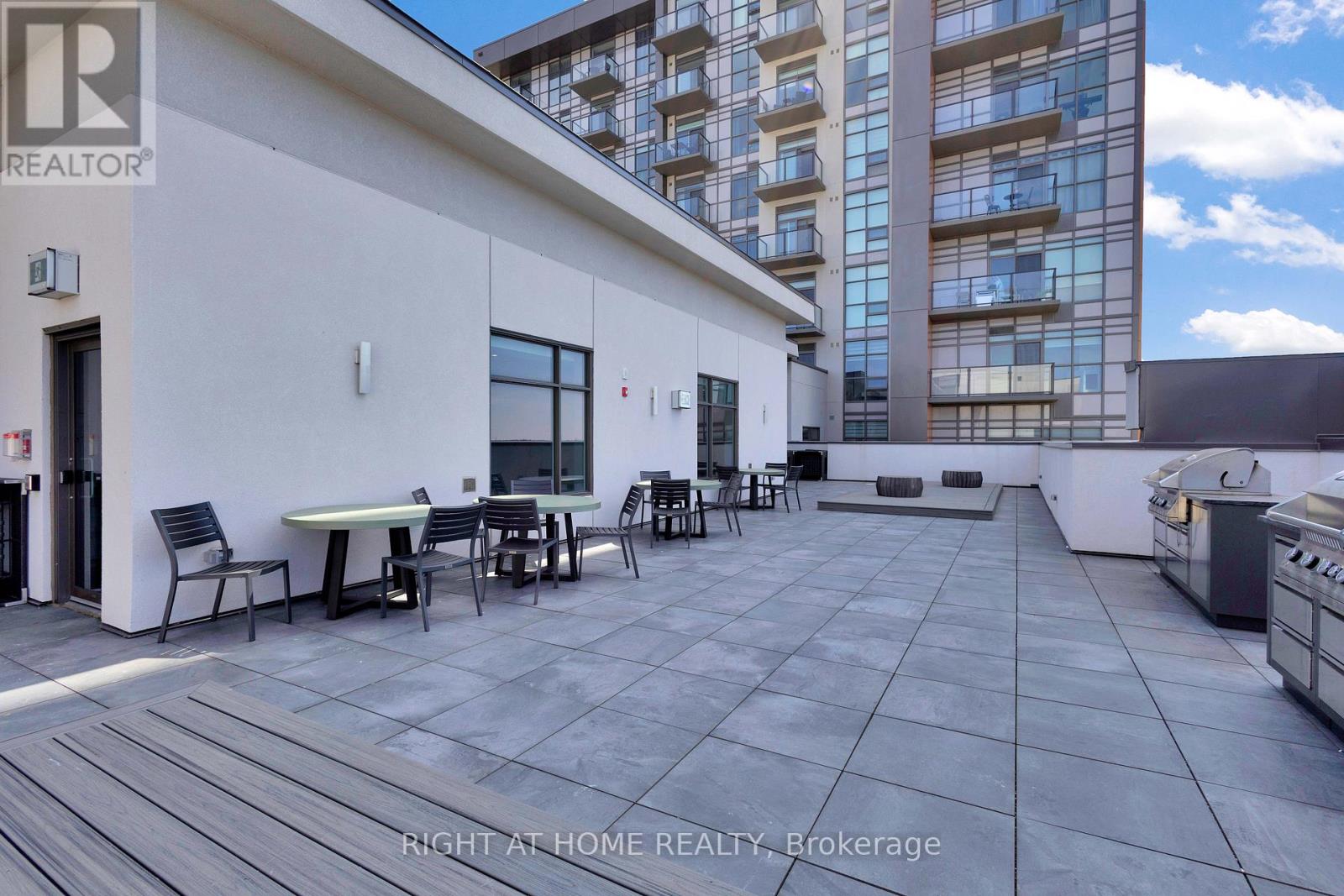 #519 470 DUNDAS STREET E - 34