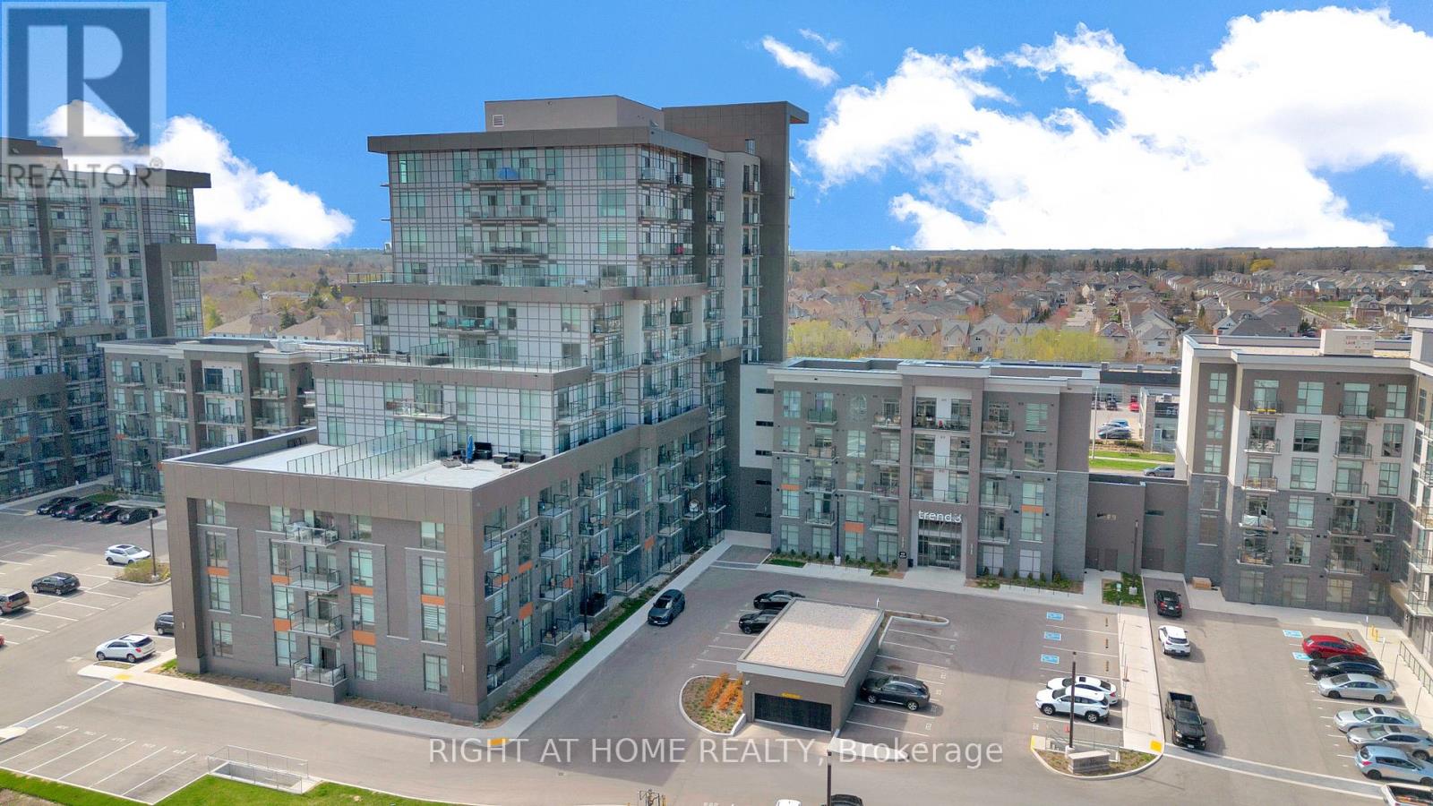 #519 470 DUNDAS STREET E - 36