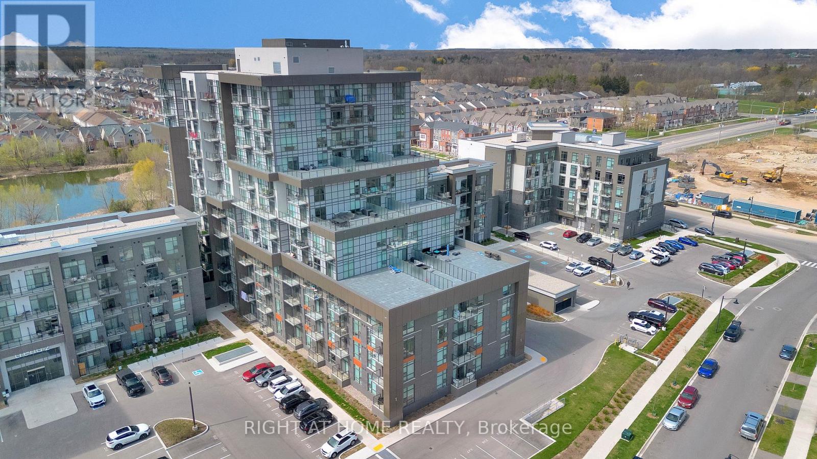 #519 470 DUNDAS STREET E - 38