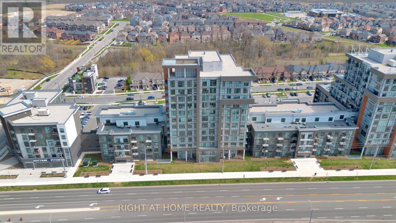 #519 470 DUNDAS STREET E - 41
