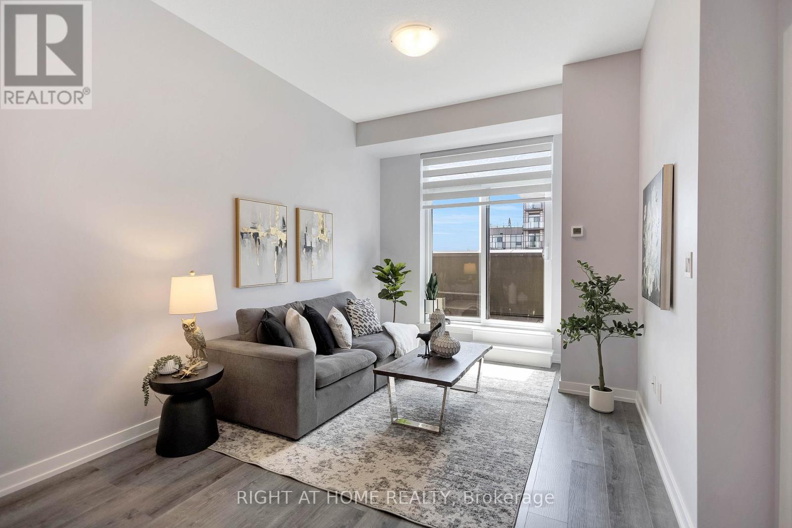 #519 470 DUNDAS STREET E - 9
