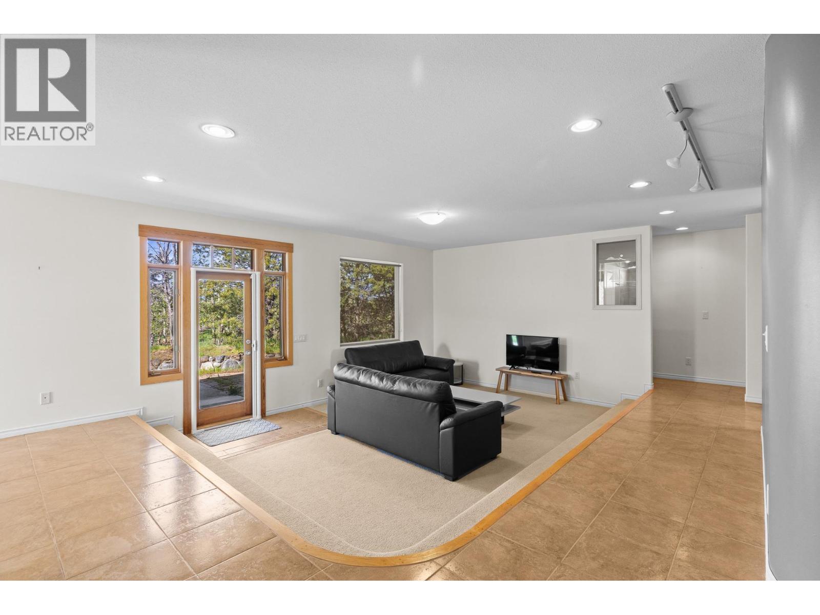 3547 Bemrose Road, Kelowna