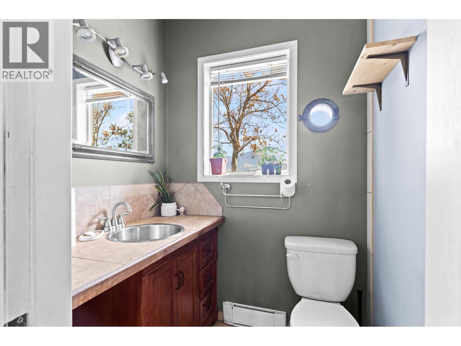 3547 Bemrose Road, Kelowna