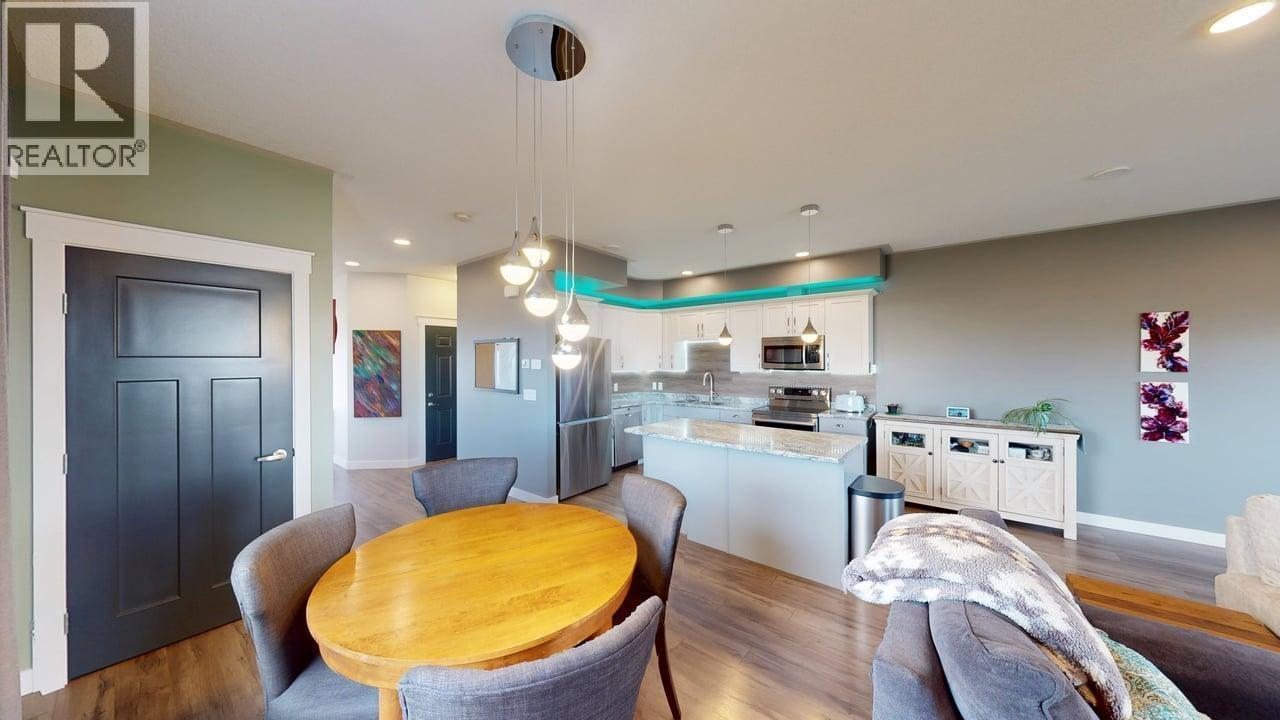 10010 111 AVENUE - Image 3