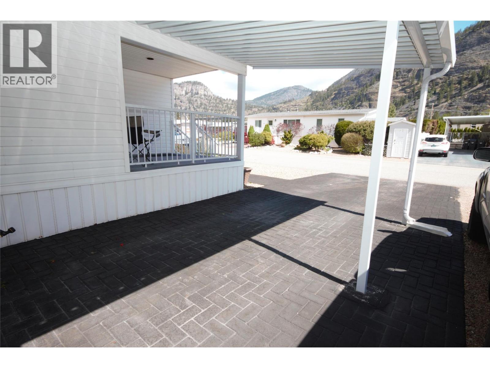 44 8598 Highway 97 Other, Oliver