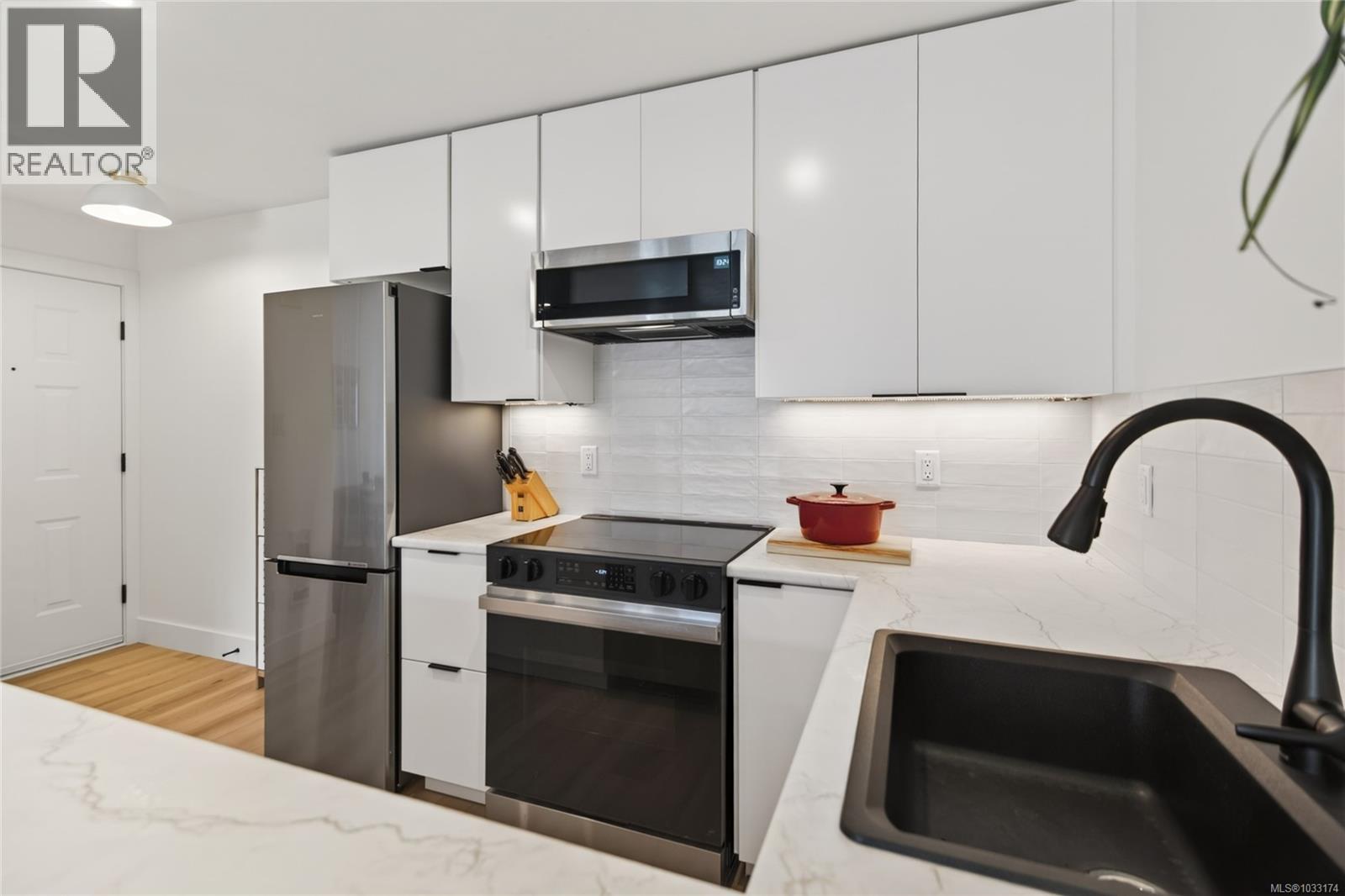 #104 4699 Alderwood Pl - 9