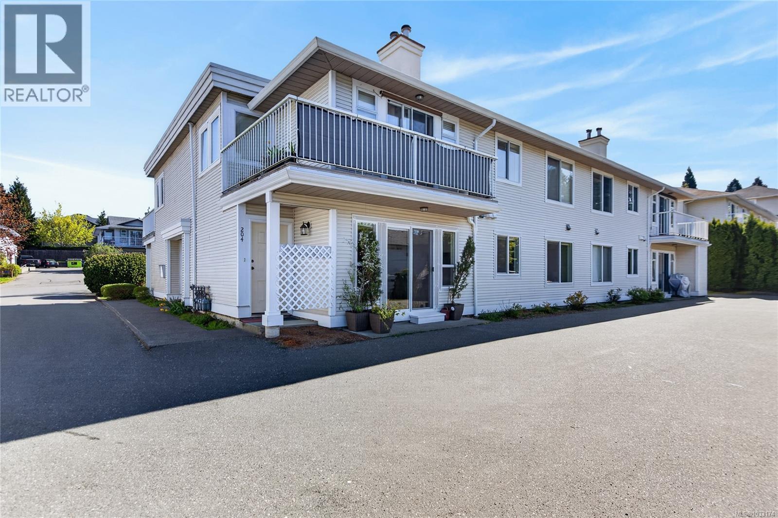 #104 4699 Alderwood Pl - Image 2