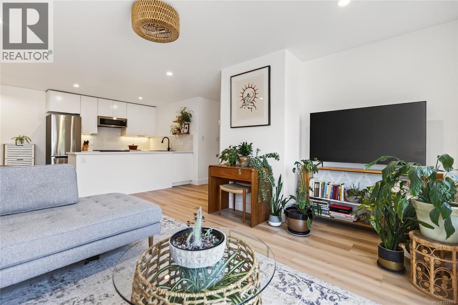 #104 4699 Alderwood Pl - 17