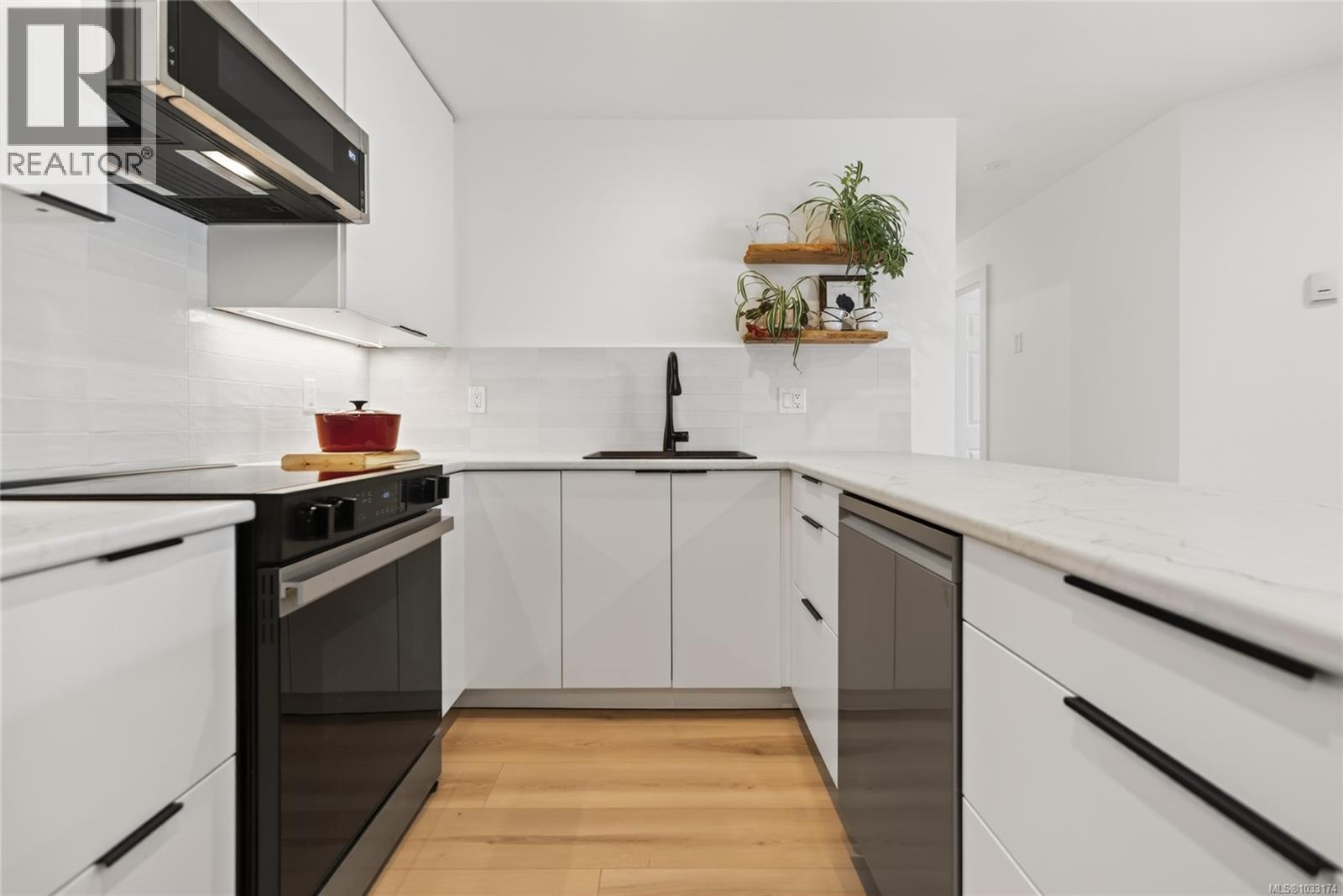 #104 4699 Alderwood Pl - 7