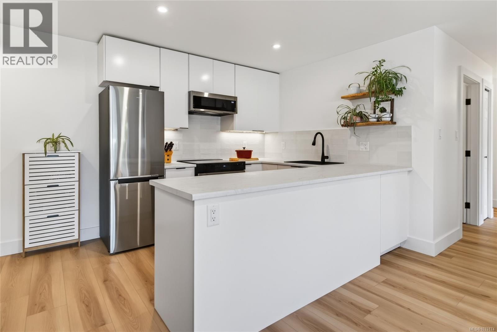 #104 4699 Alderwood Pl - 6