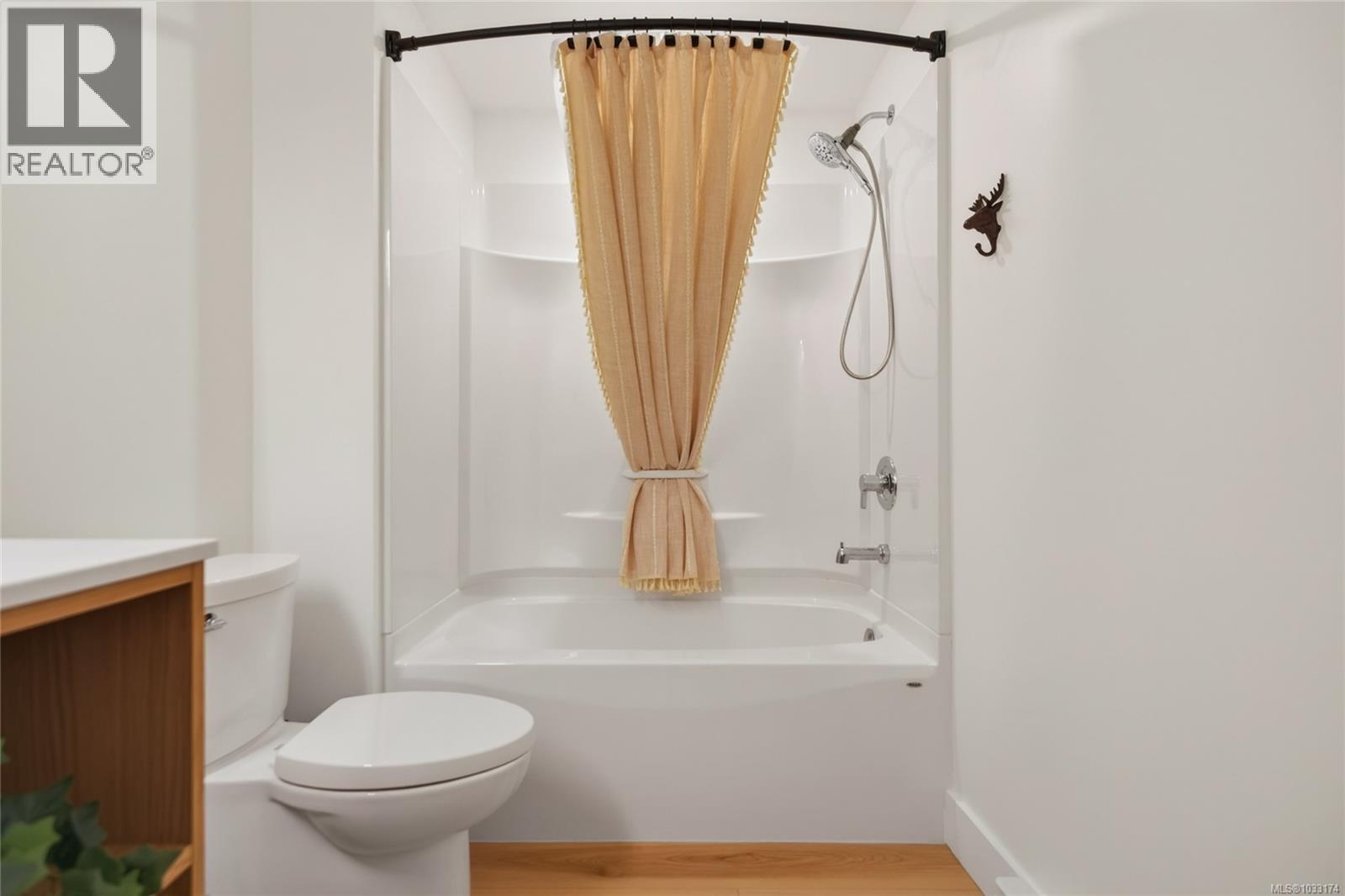 #104 4699 Alderwood Pl - 26