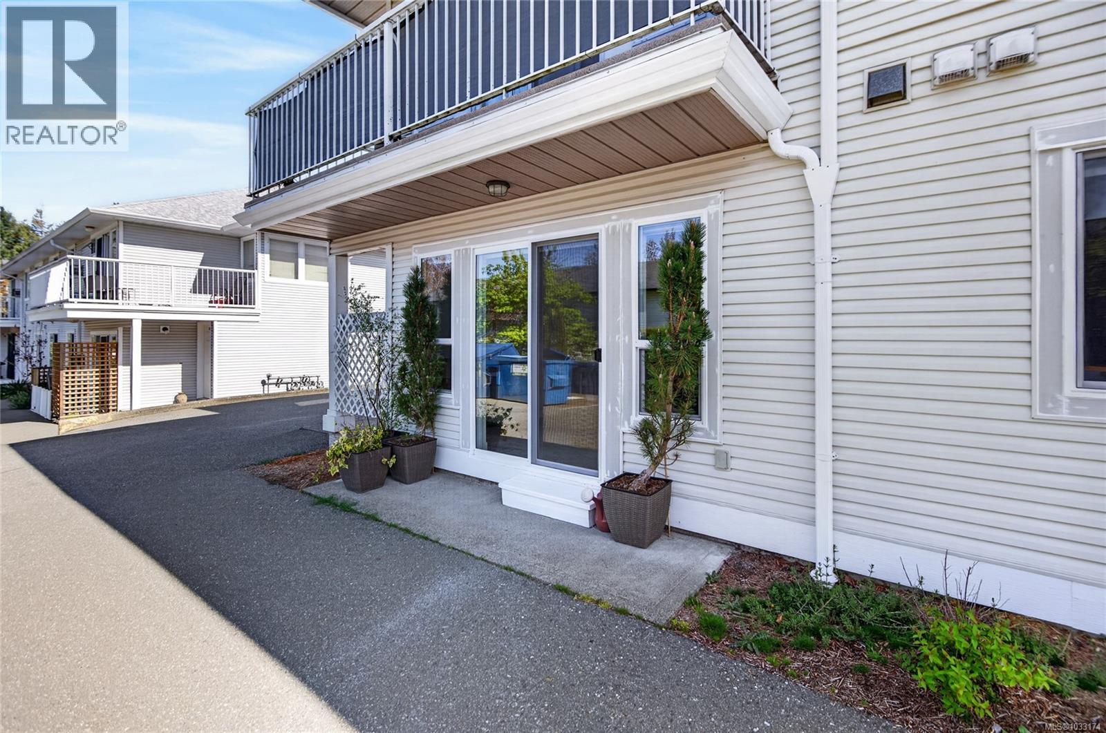 #104 4699 Alderwood Pl - 33