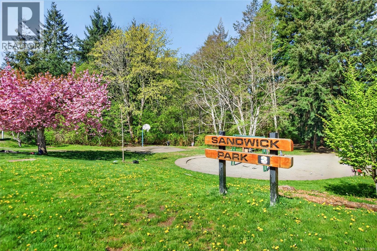 #104 4699 Alderwood Pl - 37