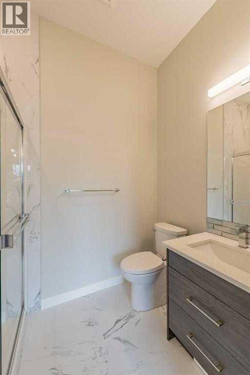 1545 33 Avenue SW — photo 33