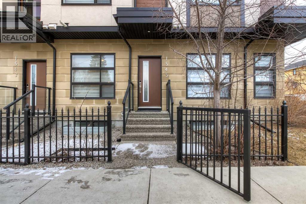 1545 33 Avenue SW - 4