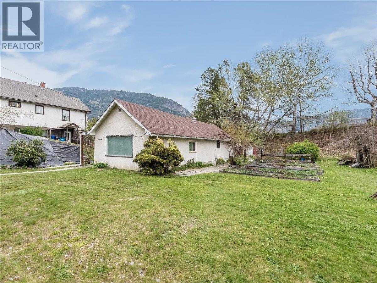 637 9th Avenue - 2