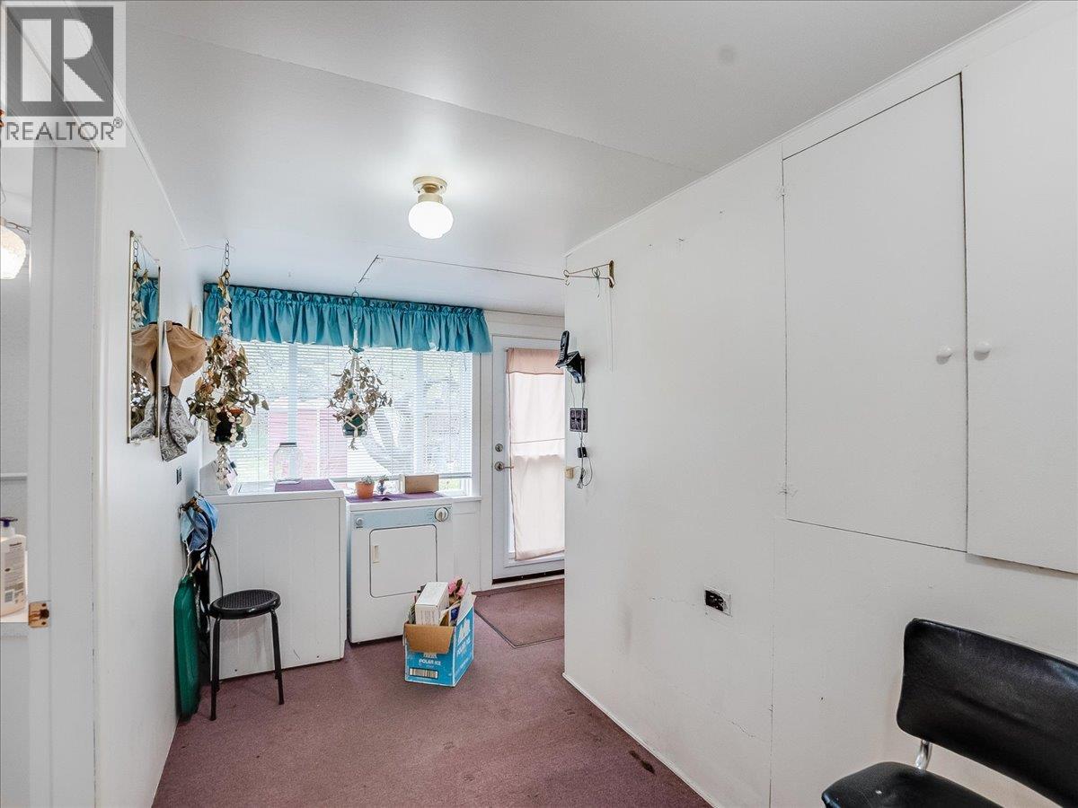 637 9th Avenue - 22