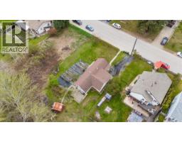 637 9th Avenue, Castlegar, BC V1N1M5 Photo 12