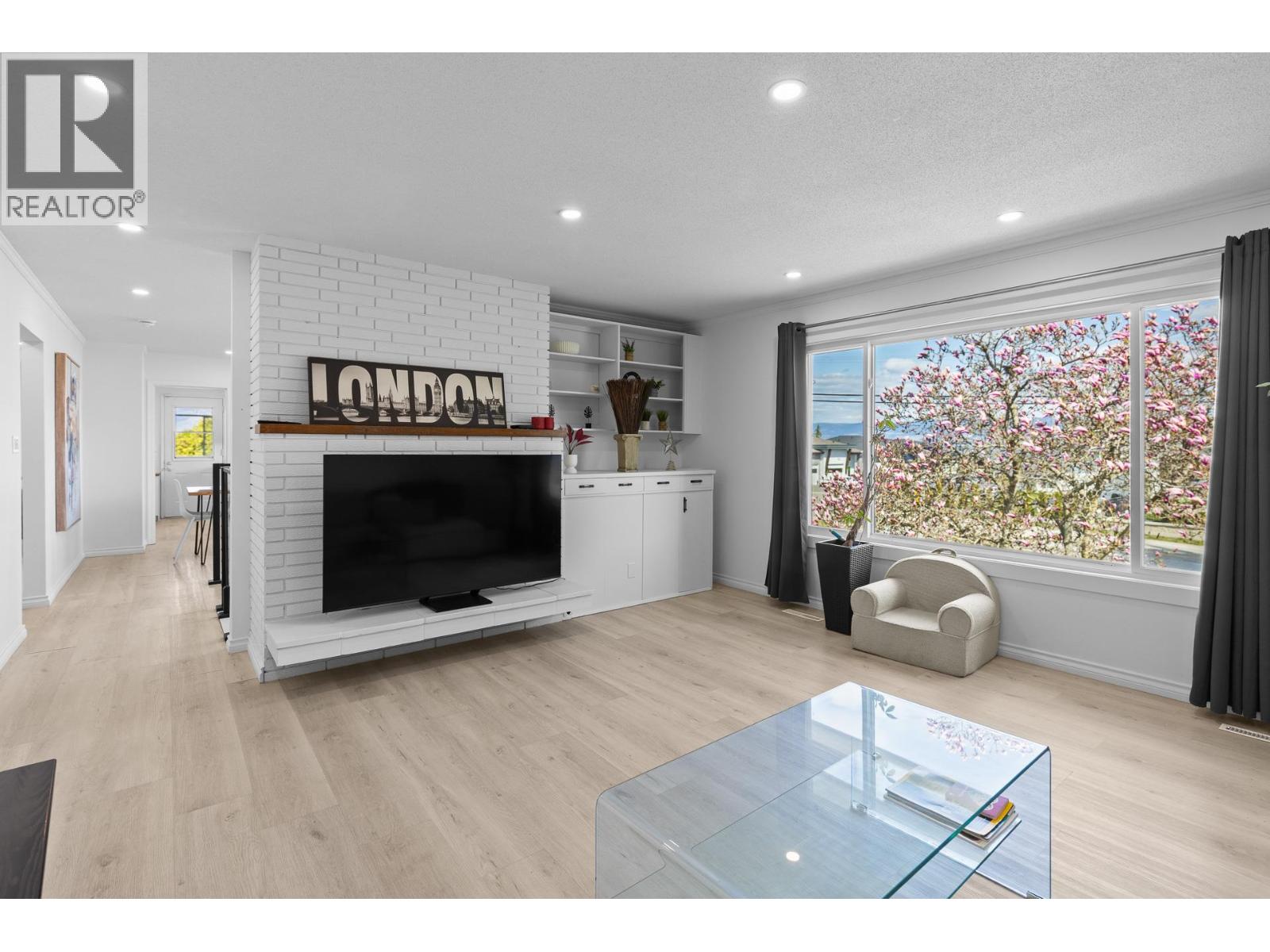  2618 Thacker Drive, West Kelowna