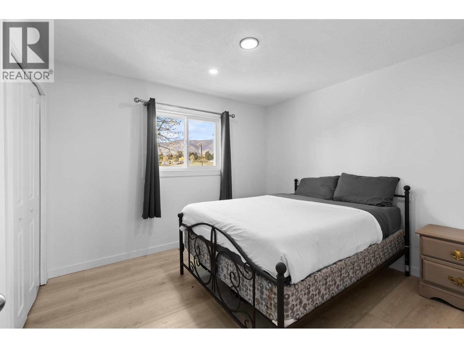  2618 Thacker Drive, West Kelowna