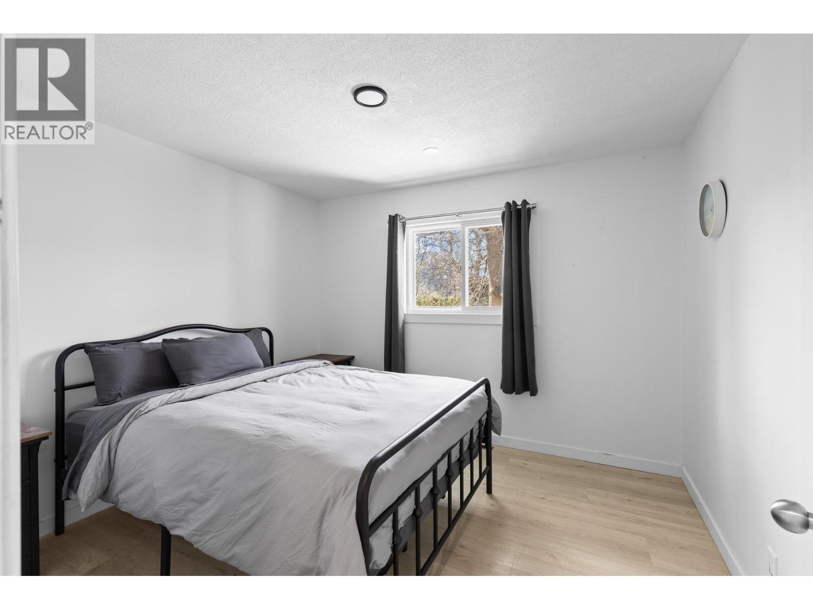  2618 Thacker Drive, West Kelowna